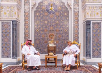 سلطان عُمان يستقبـــل ولي العهد السعودي