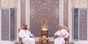 سلطان عُمان يستقبـــل ولي العهد السعودي
