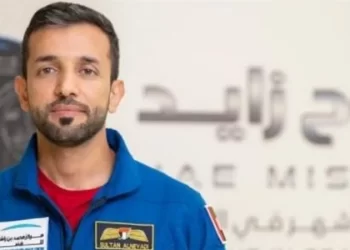 محمد بن زايد يحتفي بعودة رائد الفضاء سلطان النيادي إلى الأرض
