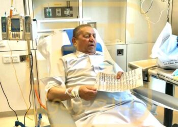 بالفيديو .. نقل نعش الشاعر كريم العراقي من مطار ابو ظبي الى العراق