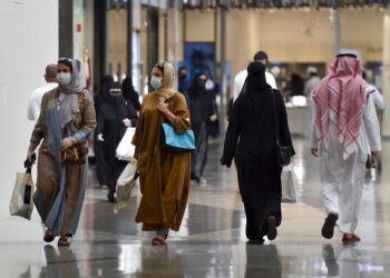 السعودية .. 8 عادات من إرث “الجائحة” يتمســك بها المجتمع