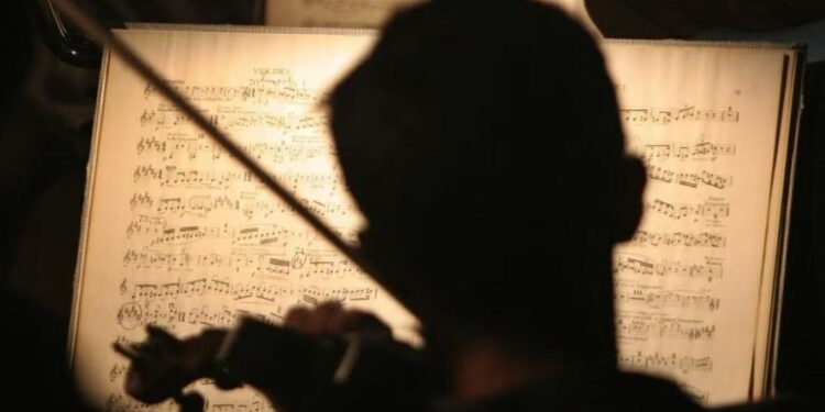 رحلة التراث الغنائي العربي بين “الأصــالة والتشــويه”