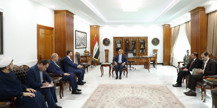 زيدان يستقبل الوفد القضائي الإيراني