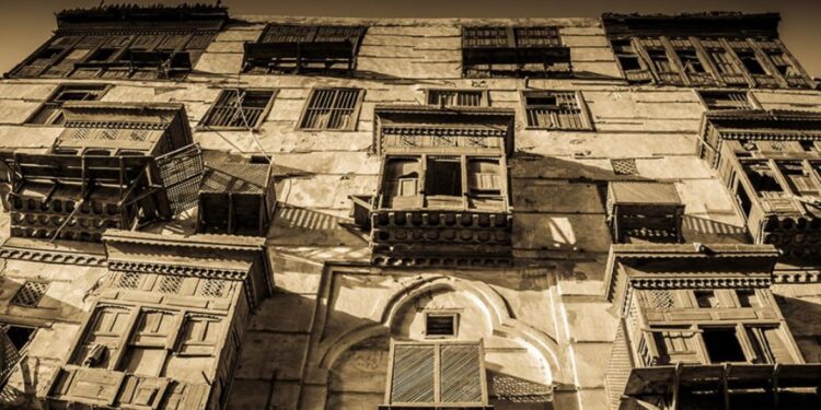 “الروشن” بصمة تراثية .. من العمارة إلى الرياضة