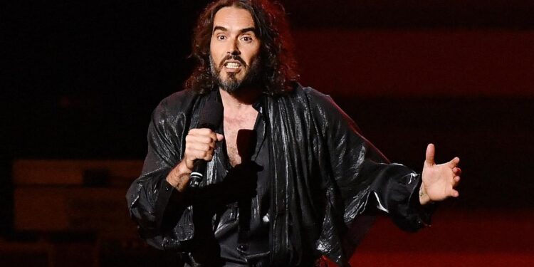 ممثل بريطاني يصرح عن اتهامات له بالاغتصاب ,,, “برضائهن”