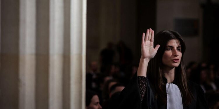 القَسَـــم … عندما تلزم اليد اليمنى صاحبها