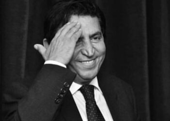 وفاة الشاعر كريم العراقي