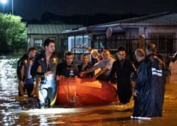 إسطنبول .. فيضانات قوية تتسبب بمقتل شخصين