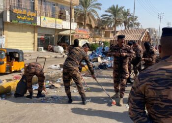 كربلاء .. الشرطة تواصل مهامها الأمنية لحماية الزائرين وتنفذ حملة تنظيف كبيرة في المحافظة
