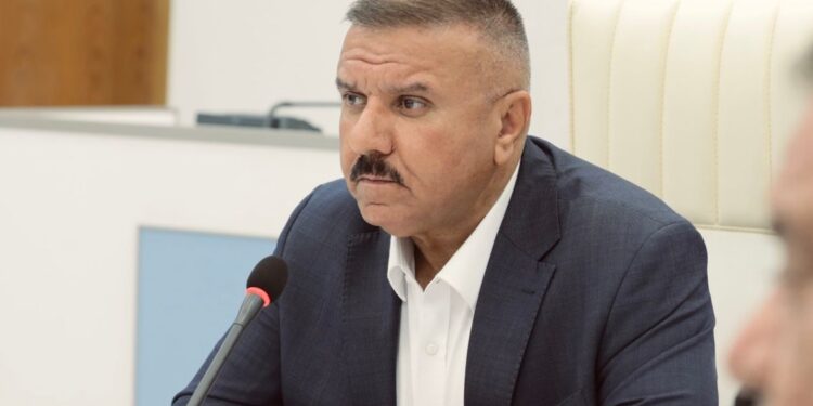 الشمري يشدد على سرعة تنفيذ أوامر القبض ويوجه بإعادة تنظيم القطعات الأمنية