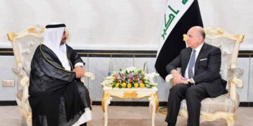 وزير الخارجية يستقبل وزير الدولة الإماراتيّ