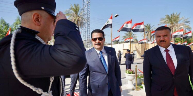 السوداني يحضر حفل تخرج الدورة (28) للمعهد العالي والدورة (53) التأهيلية للضباط