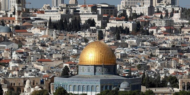 ما الدوافع وراء فتح بابوا غينيا الجديدة سفارة في القدس