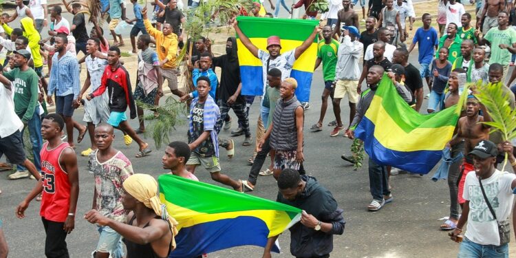 معارضة الغابون تدعو الانقلابيين إلى تسليم السلطة للمدنيين
