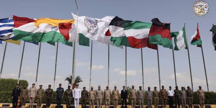 انطلاق المناورات العسكرية “النجم الساطع 2023” في مصر