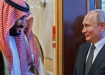 ولي العهد يؤكد لبوتين حرص السعودية على بناء شراكات اقتصادية