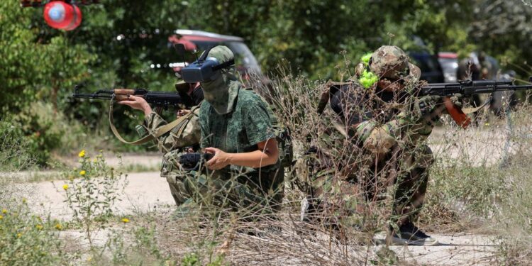 روسيا تحبط “هجوماً إرهابياً” في القرم وتصد هجمات لكتيبة آزوف