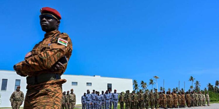 جيش بوركينا فاسو يدخل النيجر.. ورسالة موجهة إلى “إيكواس”