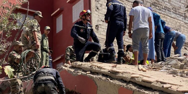 أكثر من 2000 قتيل في زلزال المغرب وفرق الإنقاذ تسابق الزمن للعثور على ناجين