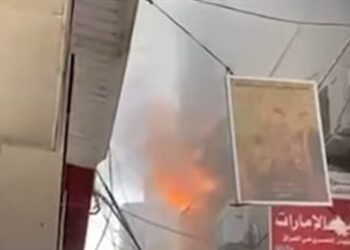 اندلاع حريق بمخزن للمواد الكهربائية في بغداد.. والدفاع المدني يتدخل