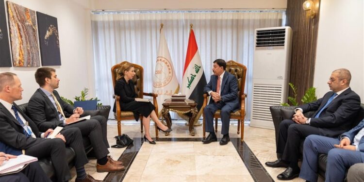 العراق وأمريكا يبحثان الاجراءات المتخذة بمكافحة غسل الأموال وتمويل الإرهاب