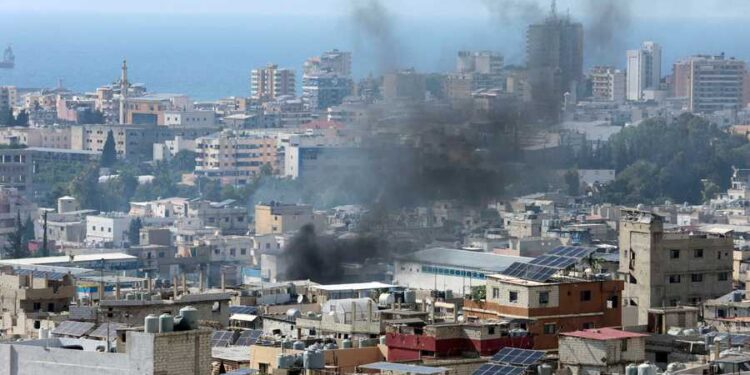 لبنان.. قتلى وجرحى في اشتباكات جديدة بمخيم عين الحلوة