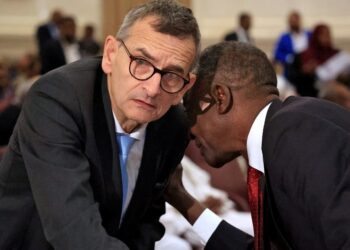 المبعوث الأممي للسودان يتنحى عن منصبه تحت ضغوط من الخرطوم