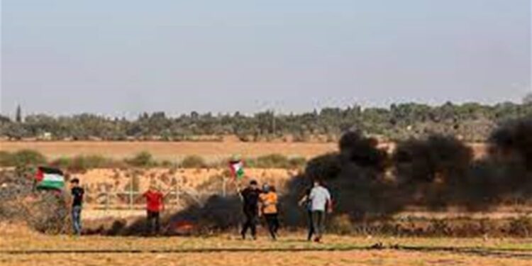 إصابة 12 فلسطينيا في قصف إسرائيلي على حدود قطاع غزة