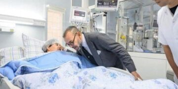 رجل في الاخبار-العاهل المغربي يحافظ على مسافة ملكية حتى في أزمة الزلزال