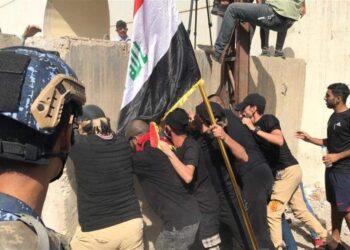 هل هاجم الصدريين منزل إياد علاوي بعد تصريحاته عن قصف الإمام علي (ع)؟