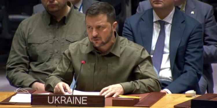 زيلينسكي يدعو إلى تجريد روسيا من حق النقض في مجلس الأمن