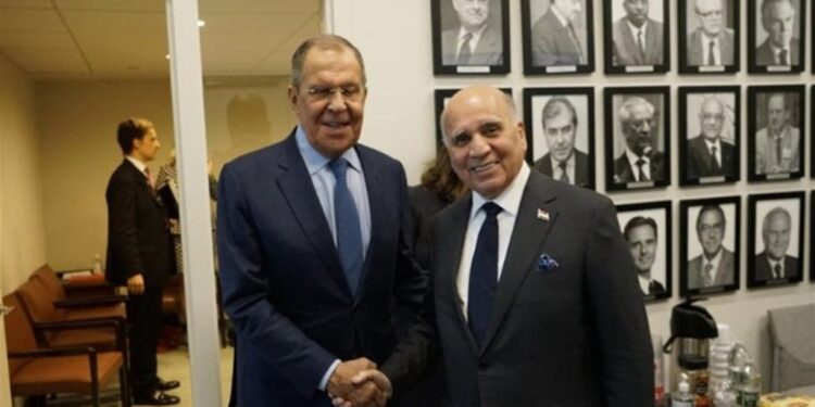 وزيرا خارجية العراق وروسيا يبحثان زيارة السوداني الى موسكو