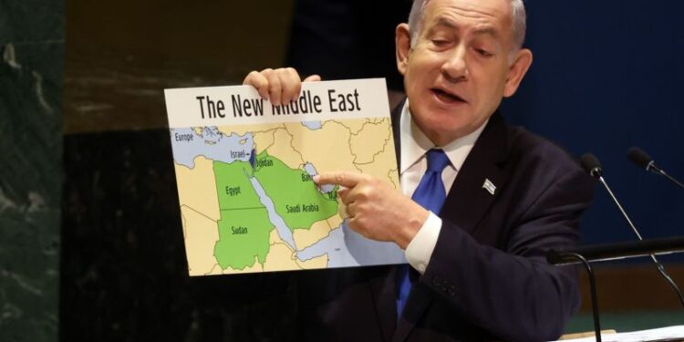 ماذا تحمل خريطة “الشرق الأوسط الجديد” التي رفعها نتنياهو أثناء خطابه في الجمعية العامة للأمم المتحدة؟