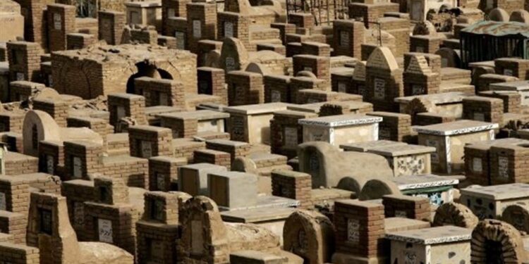 الإطاحة بعصابة متخصصة بسرقة المقابر في كربلاء