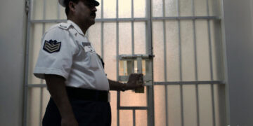 البحرين.. إدانة 13 سجينا في أحداث “جو”
