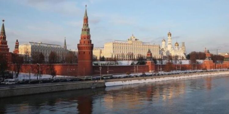 الكرملين يعلن التزام روسيا بجميع الاتفاقات داخل “أوبك+”