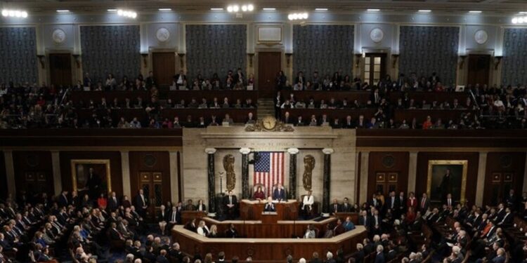 البنتاغون يحذر من تبعات الإغلاق الحكومي على أوكرانيا