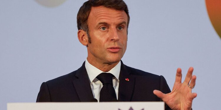 ماكرون .. إعلان قمة مجموعة العشرين لا يمثــل “نصرا دبلوماسيا لروسيا”