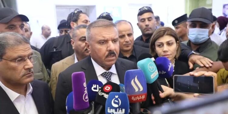 وزير الداخلية يكشف عن تشكيل لجنة تحقيقة لتحديد ملابسات الحادث .. “القاعة لاتتوفر فيها مواصفات السلامة والامانة” والمقصرين سينالون جزاءهم