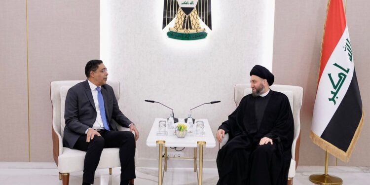 الحكيم يستقبل السفير الكويتي