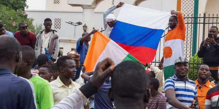 روسيا تتقدم لـــسد فراغ فرنسا في النيجر