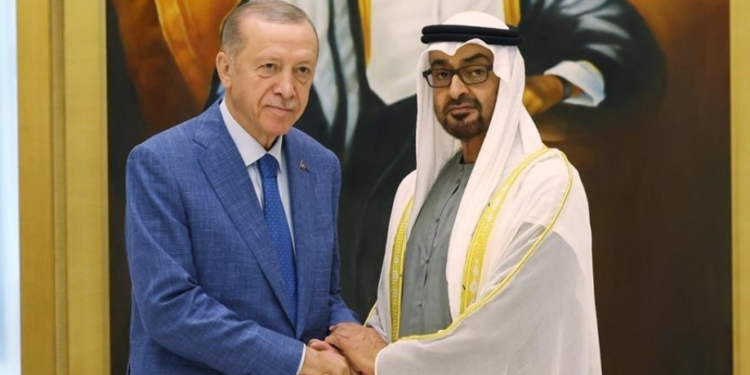 أردوغان .. الرئيس الإماراتي يتبنى مشروع “طريق التنمية” العراقي بحزم