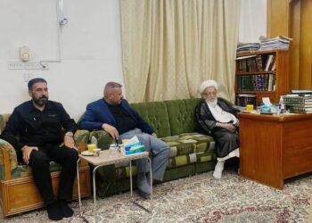 وزير الداخلية يزور المرجع الديني محمد إسحاق الفياض