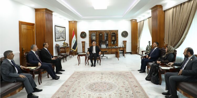 رئيس مجلس القضاء الأعلى يستقبل نائب رئيس واعضاء لجنة التعليم العالي النيابية