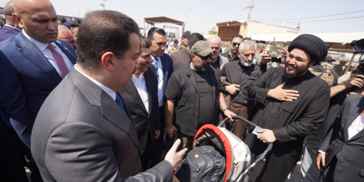 السوداني يتابع عملية تفويج الزائرين القادمين عبر منفذ الشلامجة الحدودي