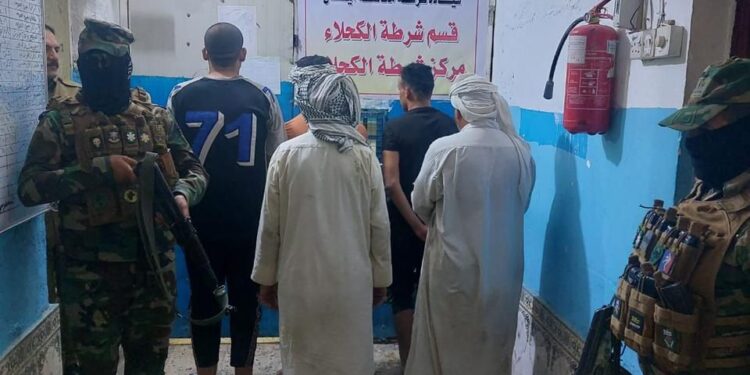 ميسان .. القبض على (5 متهمين) وضبط اسلحة غير مرخصة اثر مشاجرة عشائرية