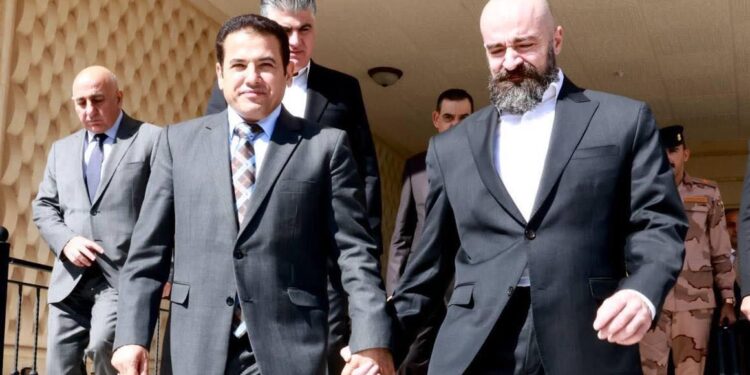 الأعرجي يلتقي بافل طالباني