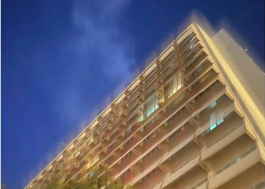 إخماد حريق محدود داخل فندق الرشيد