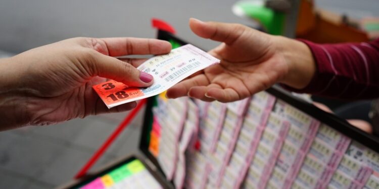 أكبر جائزة يانصيب بتاريخ أمريكا بلغت 1.6 مليار $ .. و (هوية الفائز مجهولة)