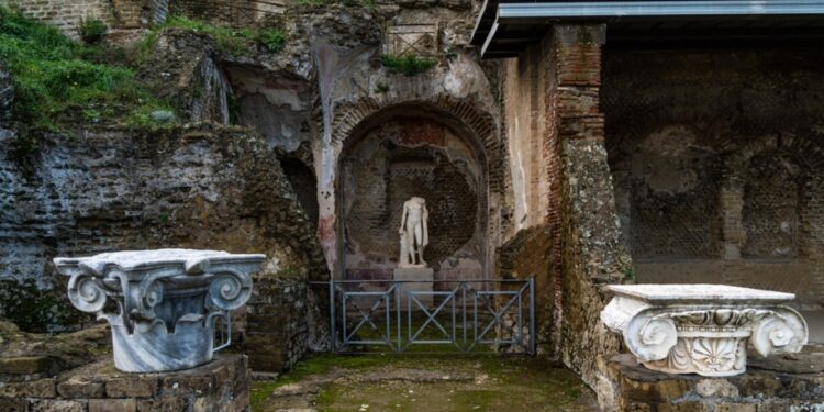 ملتقى النخبة في روما القديمة لــ (حياكة المؤامرات السياسية) .. باياي المدينة الغارقة